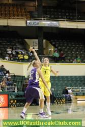 Taylor Lilley's EIGHTH 3-point shot of the game is good!